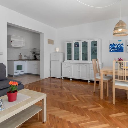 Lovely Apartment In Novi Vinodolski With Wifi Bagian luar foto