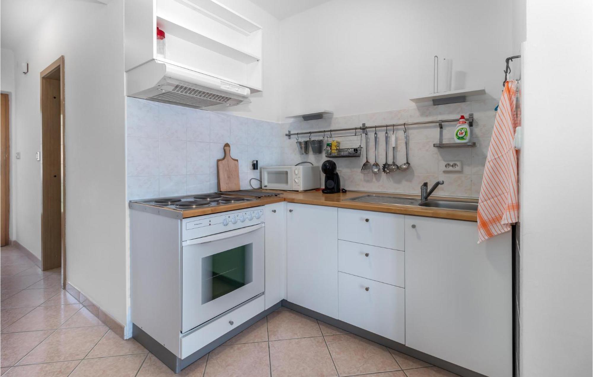 Lovely Apartment In Novi Vinodolski With Wifi Bagian luar foto