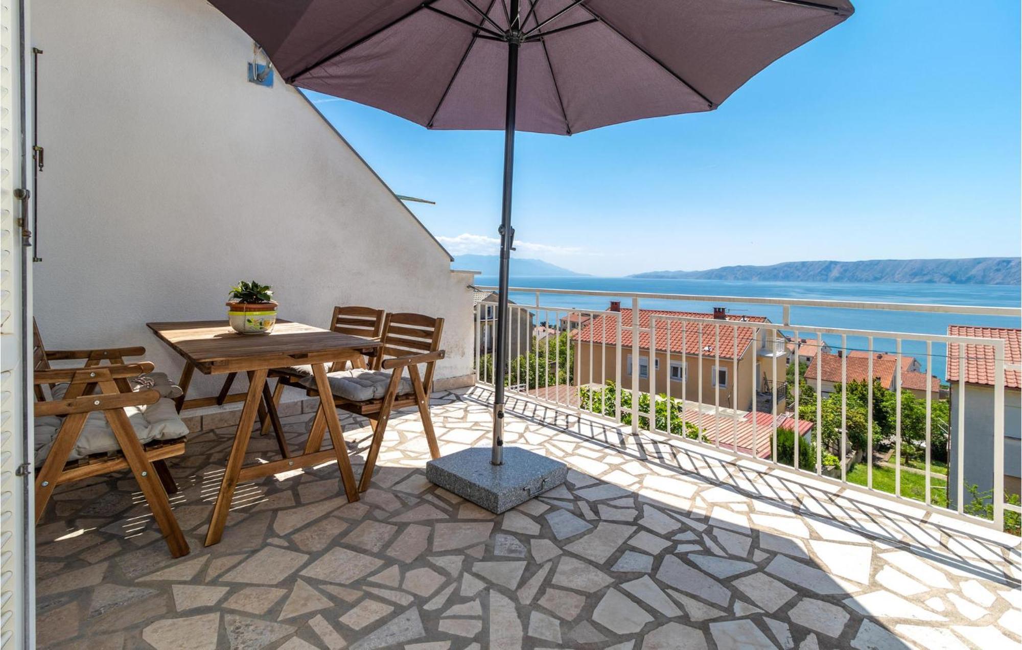 Lovely Apartment In Novi Vinodolski With Wifi Bagian luar foto