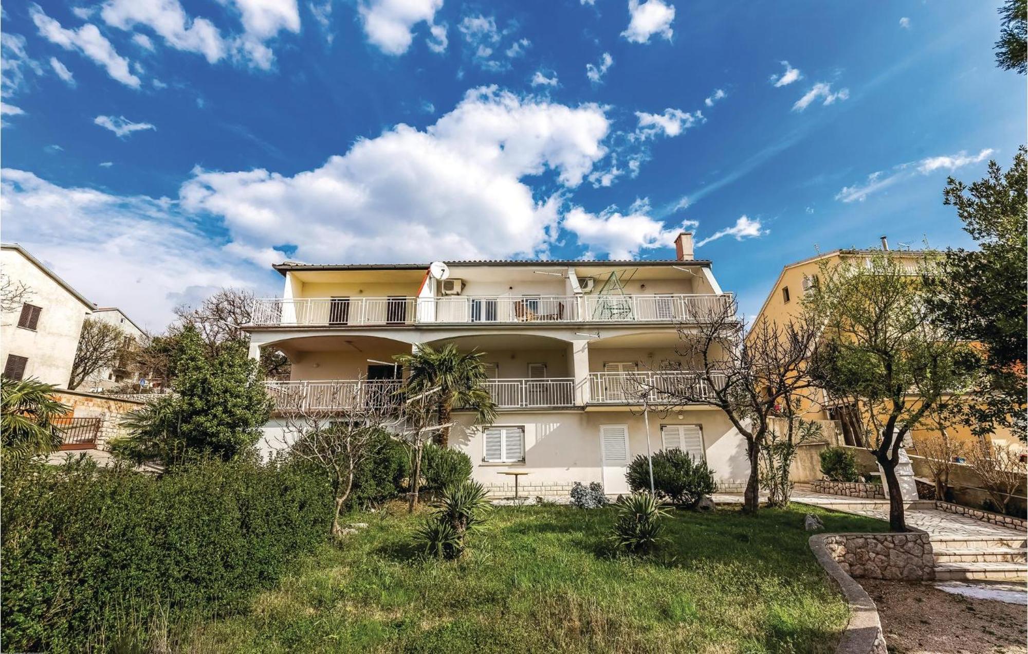 Lovely Apartment In Novi Vinodolski With Wifi Bagian luar foto